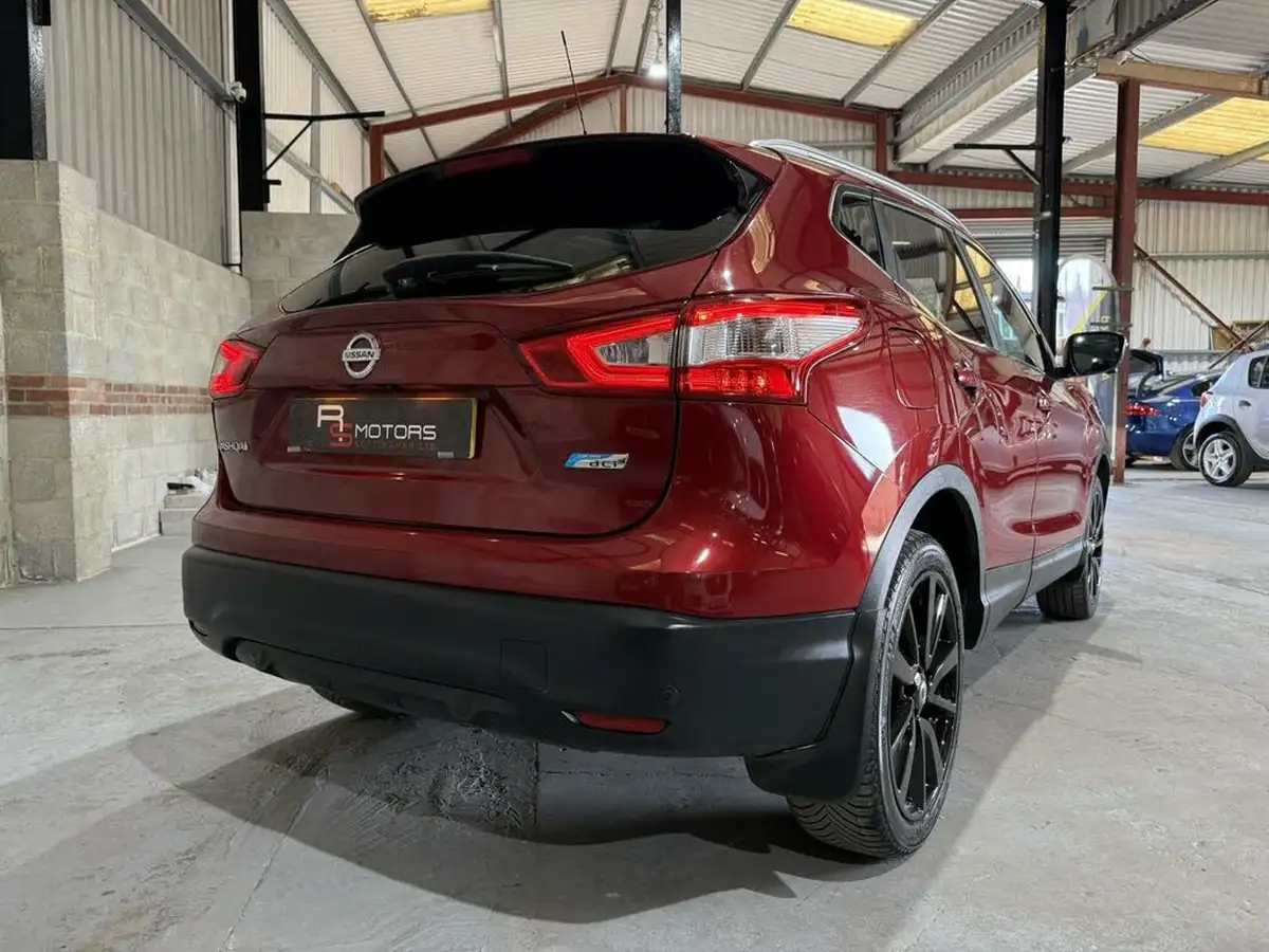 2014-nissan-qashqai-16dci-tekna-big-54
