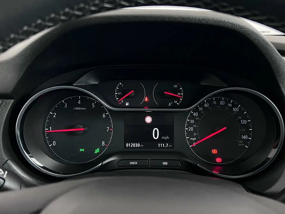 2019-vauxhall-grandland-x-12-sport-nav-big-16