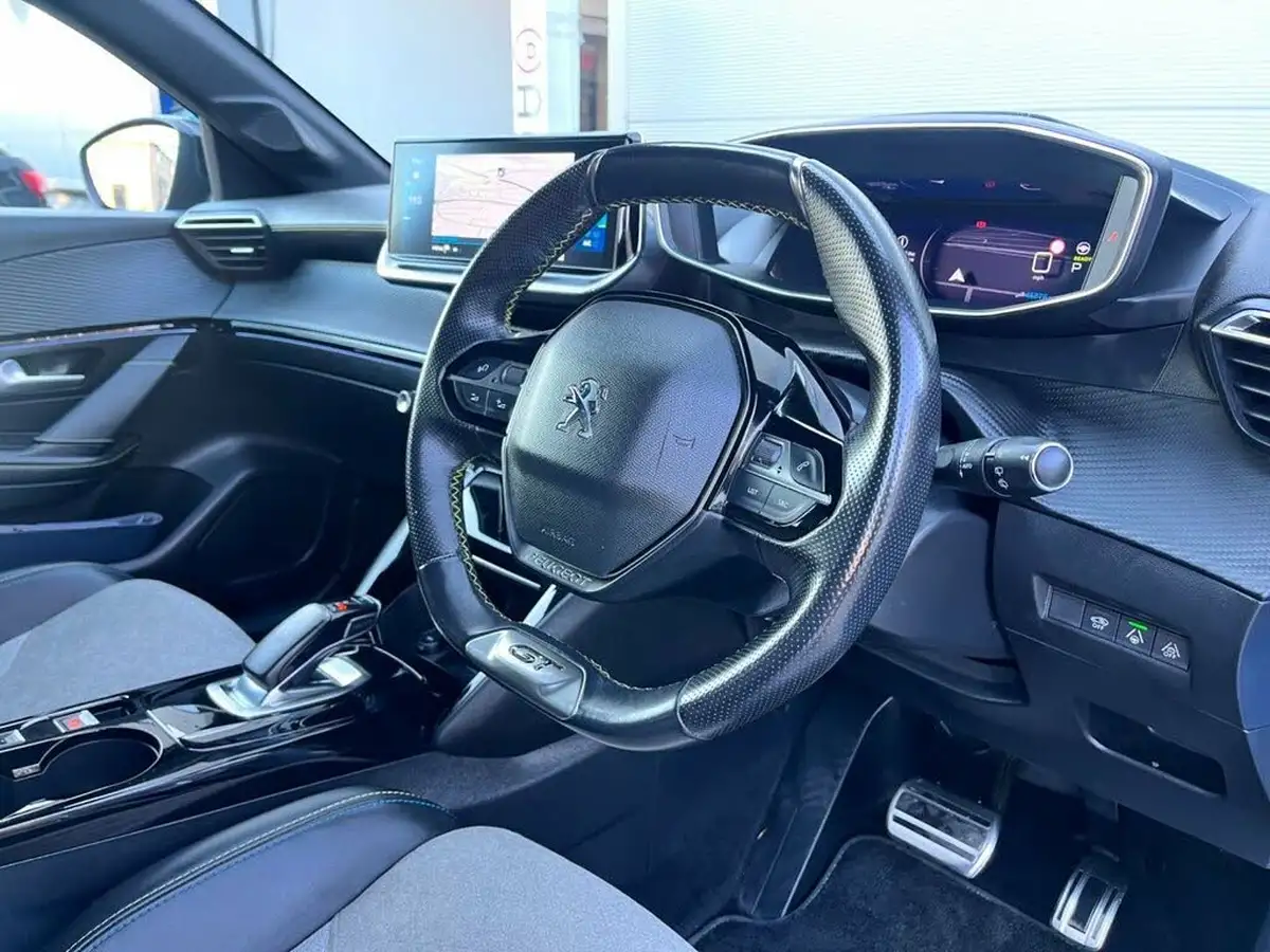 2020-peugeot-208-e-gt-big-4