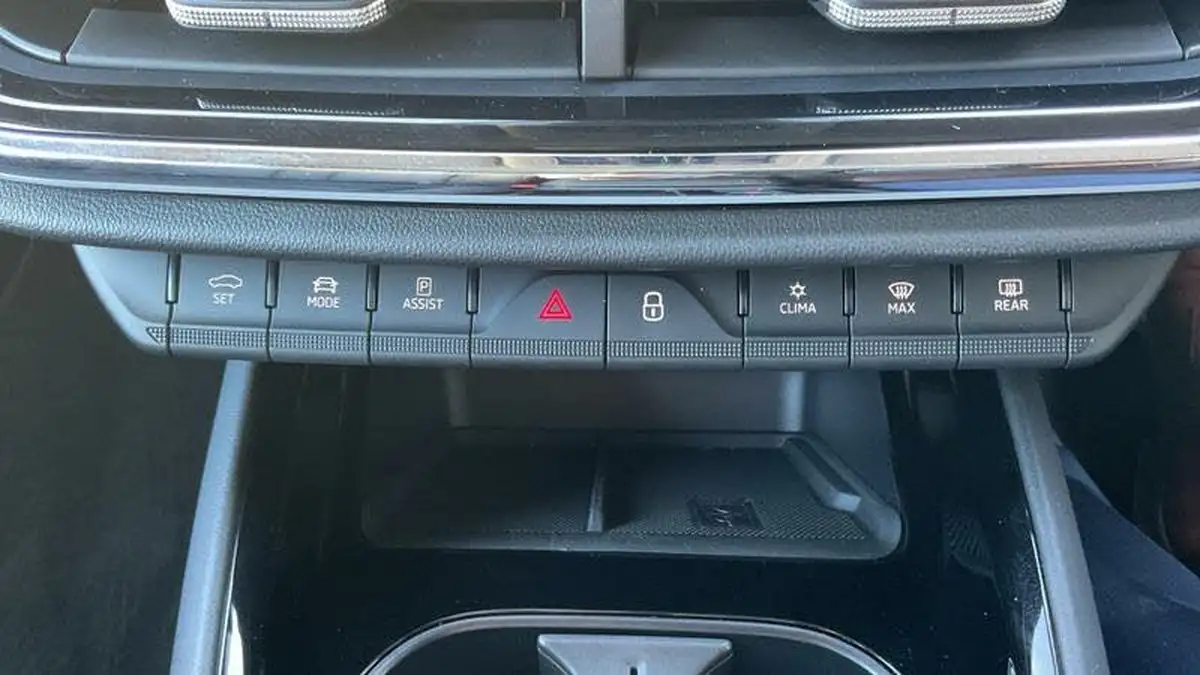 2022-skoda-enyaq-e-80-82-kwh-big-24