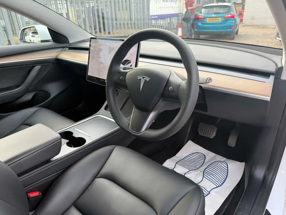 2021-tesla-model-3-e-long-range-awd-big-26