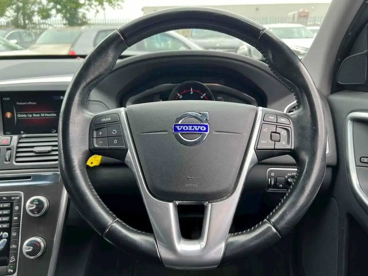 2015-volvo-xc60-24td-d4-se-lux-181bhp-nav-ss-big-25