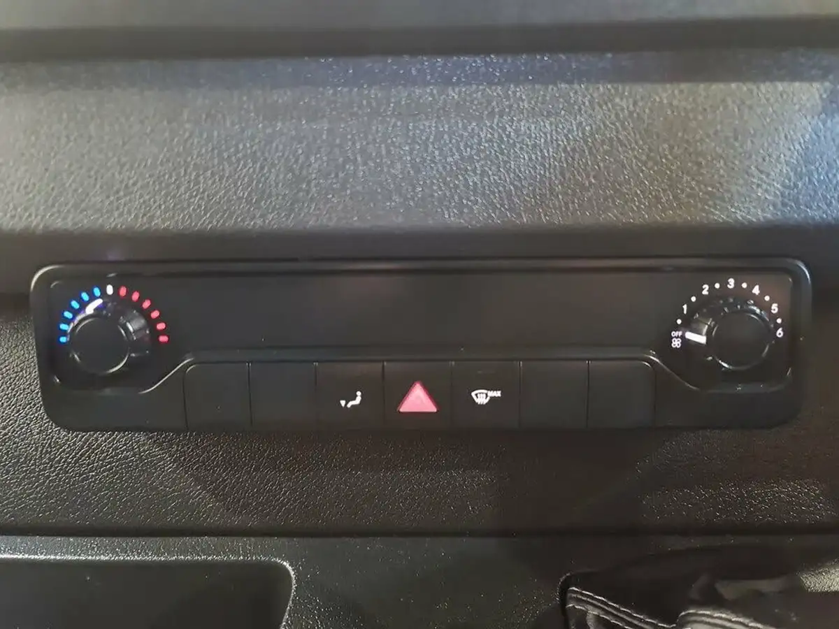 2021-mercedes-benz-sprinter-21cdi-314-l3h2-progressive-panel-big-7