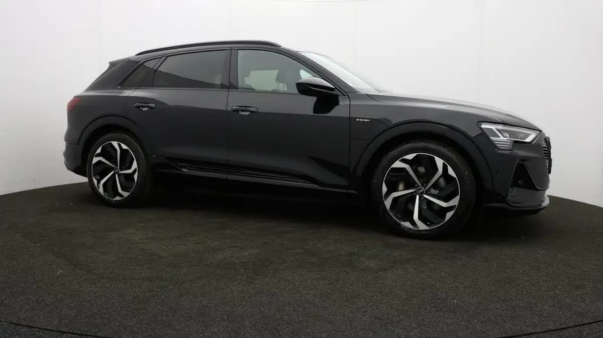 2022-audi-e-tron-55e-black-edition-station-wagon-big-36