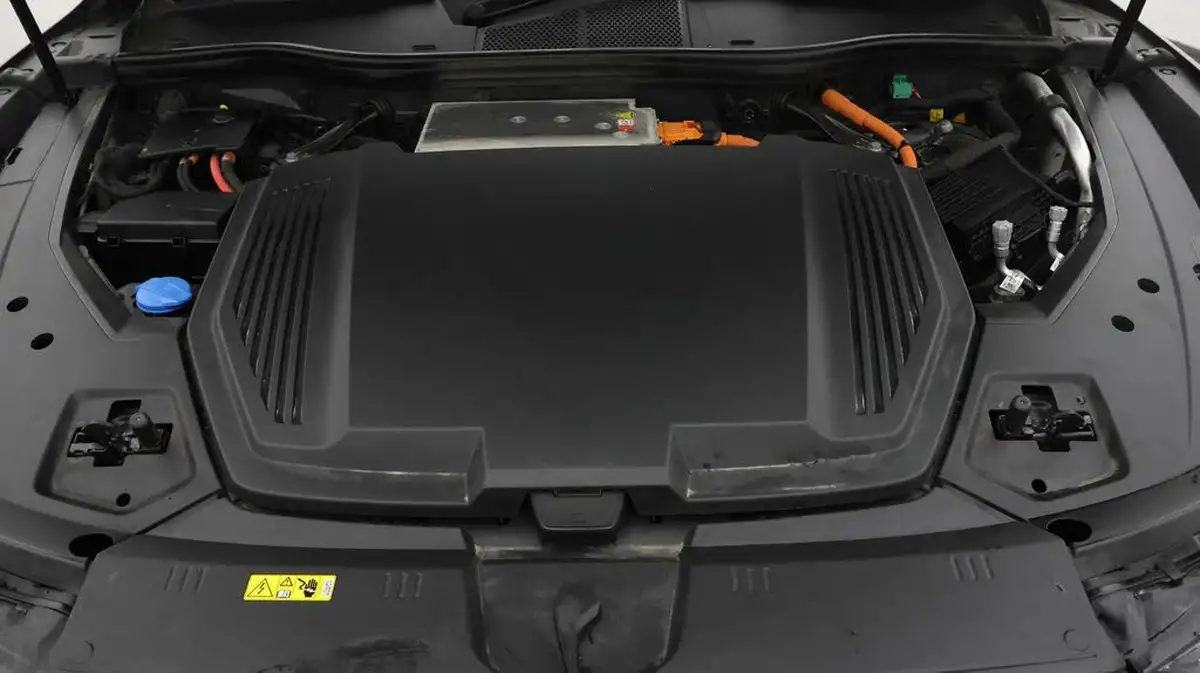 2022-audi-e-tron-55e-black-edition-station-wagon-big-18
