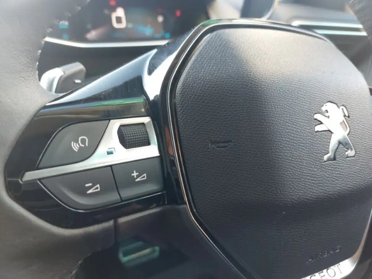 2023-peugeot-208-12-puretech-allure-premium-130ps-eat8-big-14