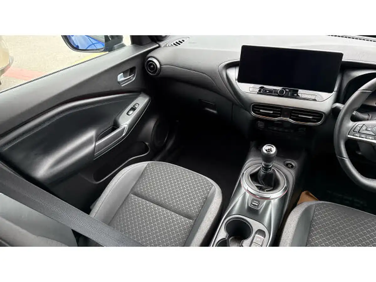 2024-nissan-juke-10-dig-t-n-connecta-big-13