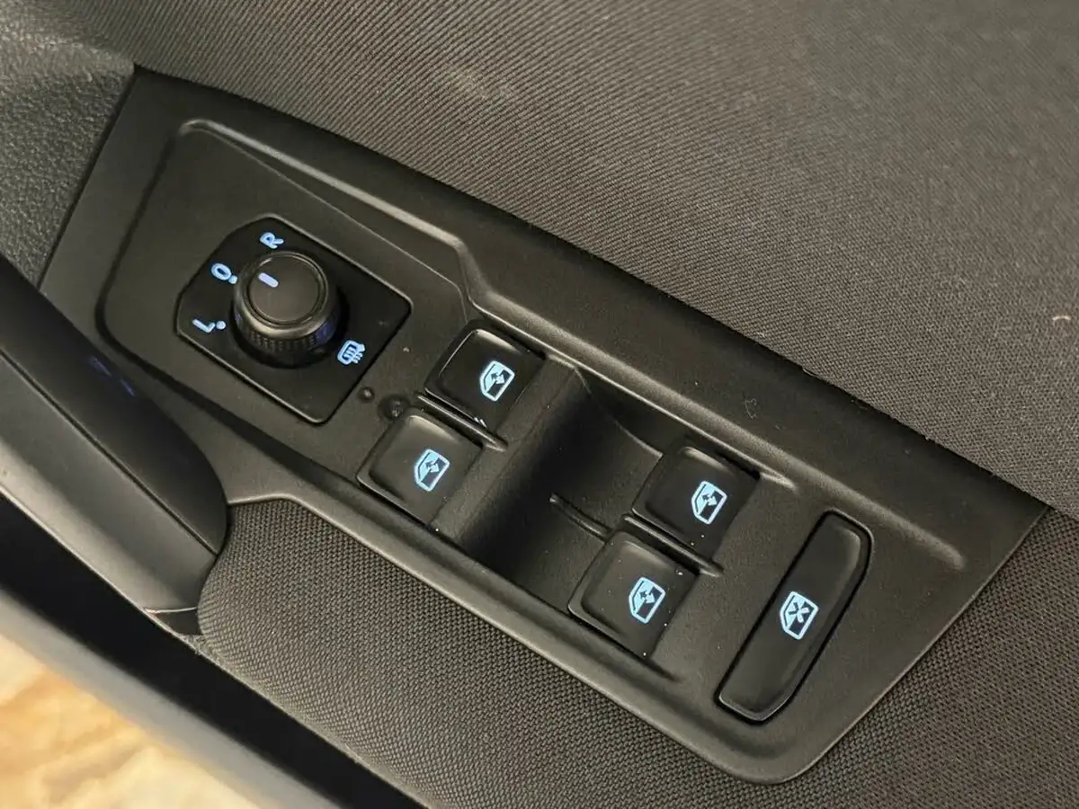 2021-volkswagen-tiguan-15-tsi-life-150ps-dsg-big-22