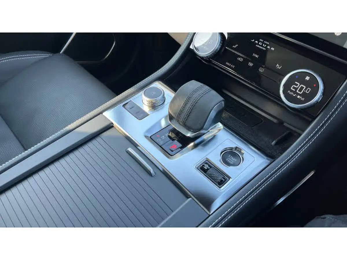 2024-jaguar-f-pace-20-d200-r-dynamic-hse-black-big-22