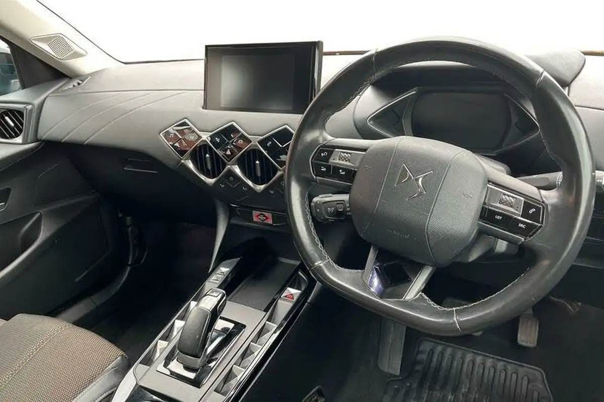 2022-ds-ds-3-crossback-e-tense-bastille-big-9