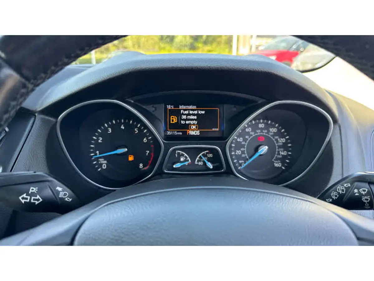 2016-ford-focus-10t-zetec-125ps-hatchback-auto-big-19