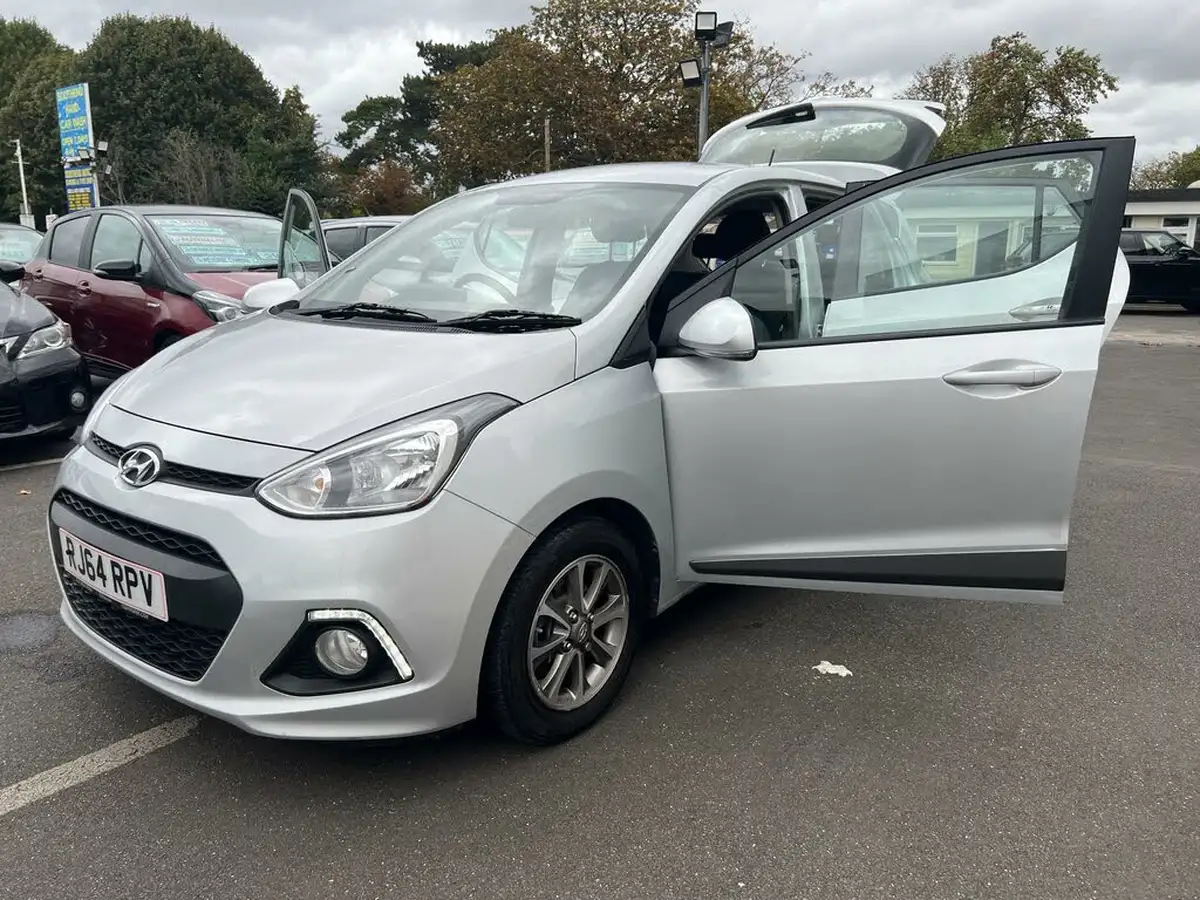 2014-hyundai-i10-10-premium-big-44