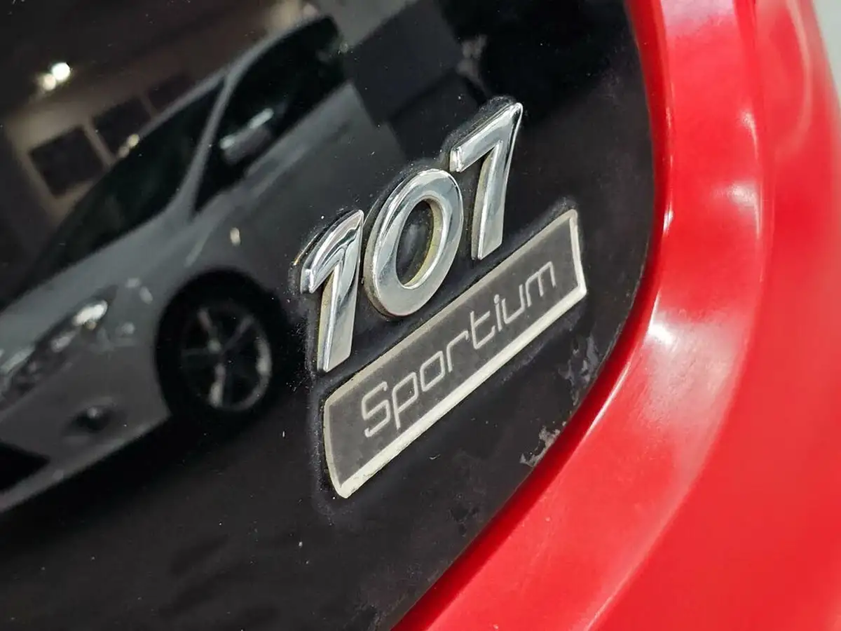 2012-peugeot-107-10-sportium-5d-big-71