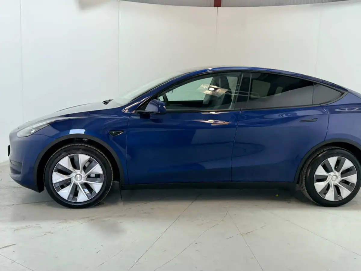 2023-tesla-model-y-e-rwd-big-3