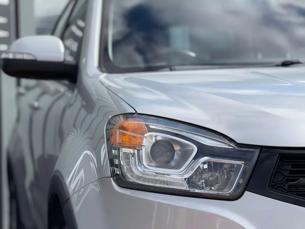 2015-ssangyong-korando-big-23