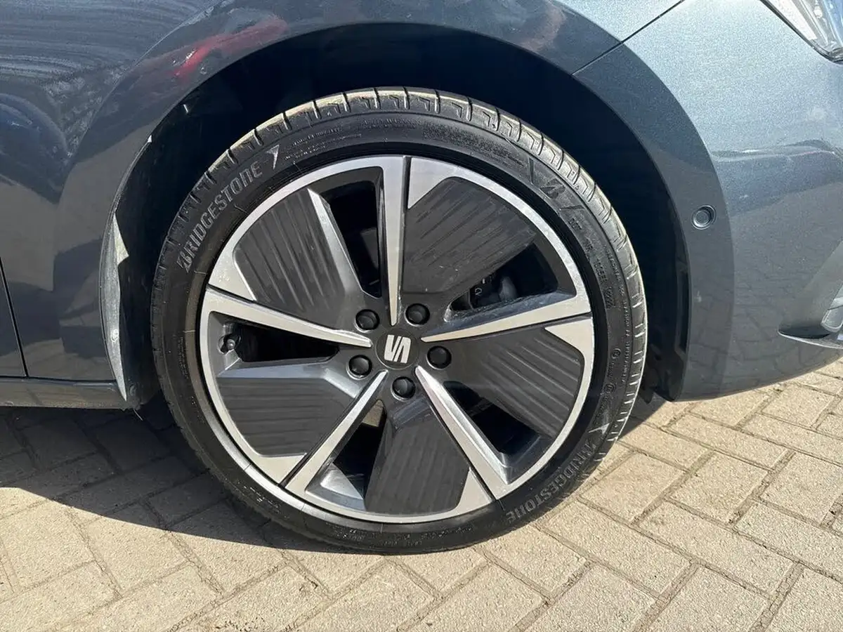 2021-seat-leon-14-e-hybrid-xcellence-lux-hatchback-big-14