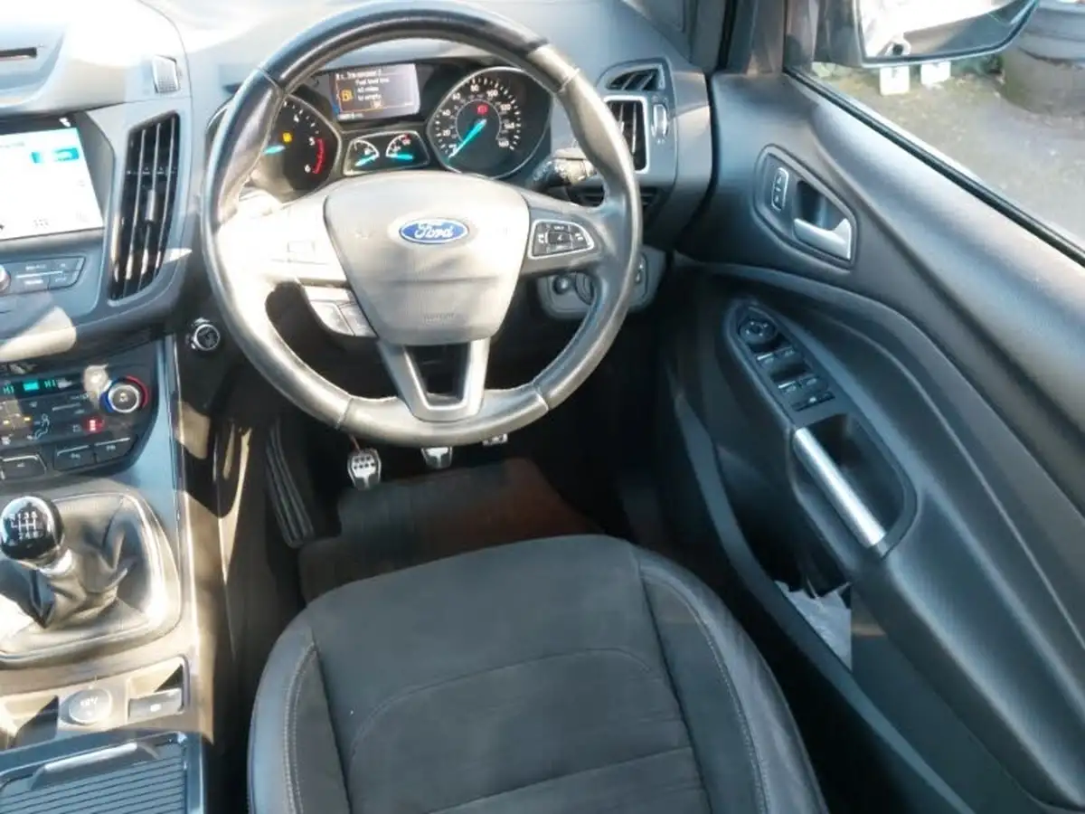 2017-ford-kuga-20tdci-st-line-x-180ps-awd-big-9