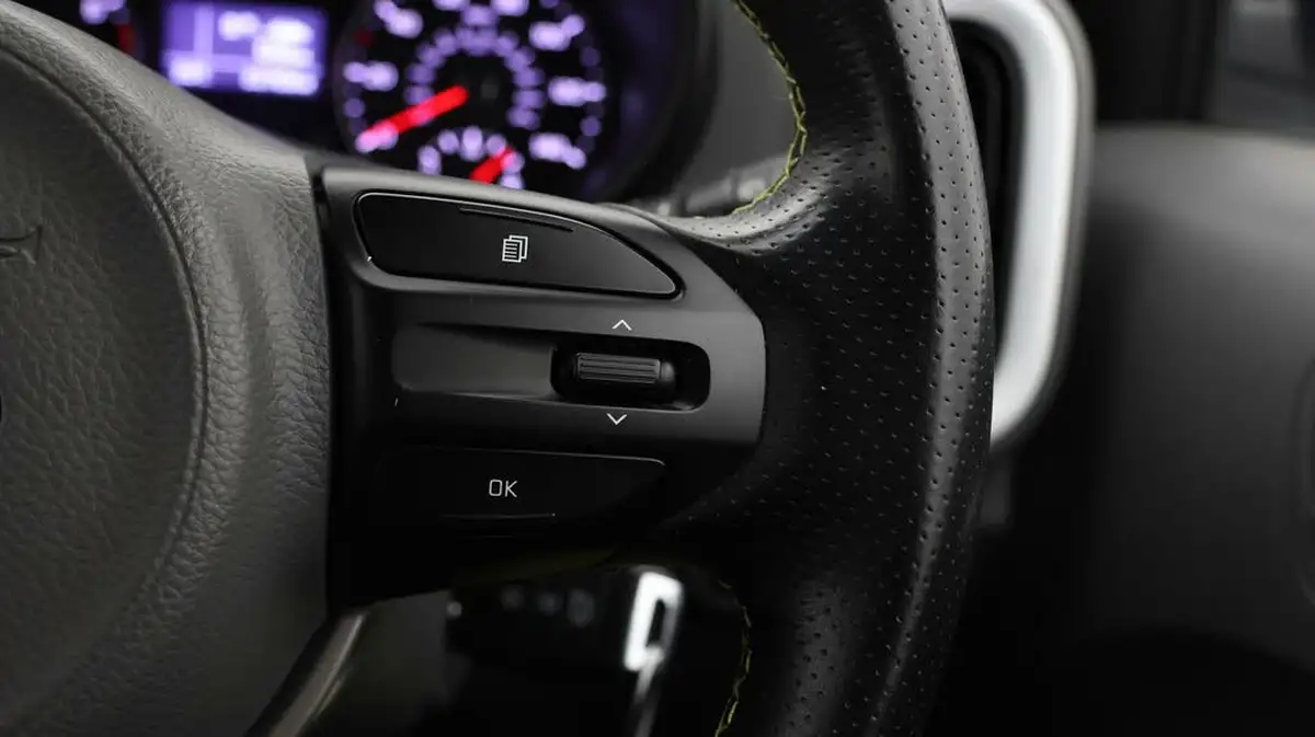 2020-kia-picanto-125-x-line-big-21