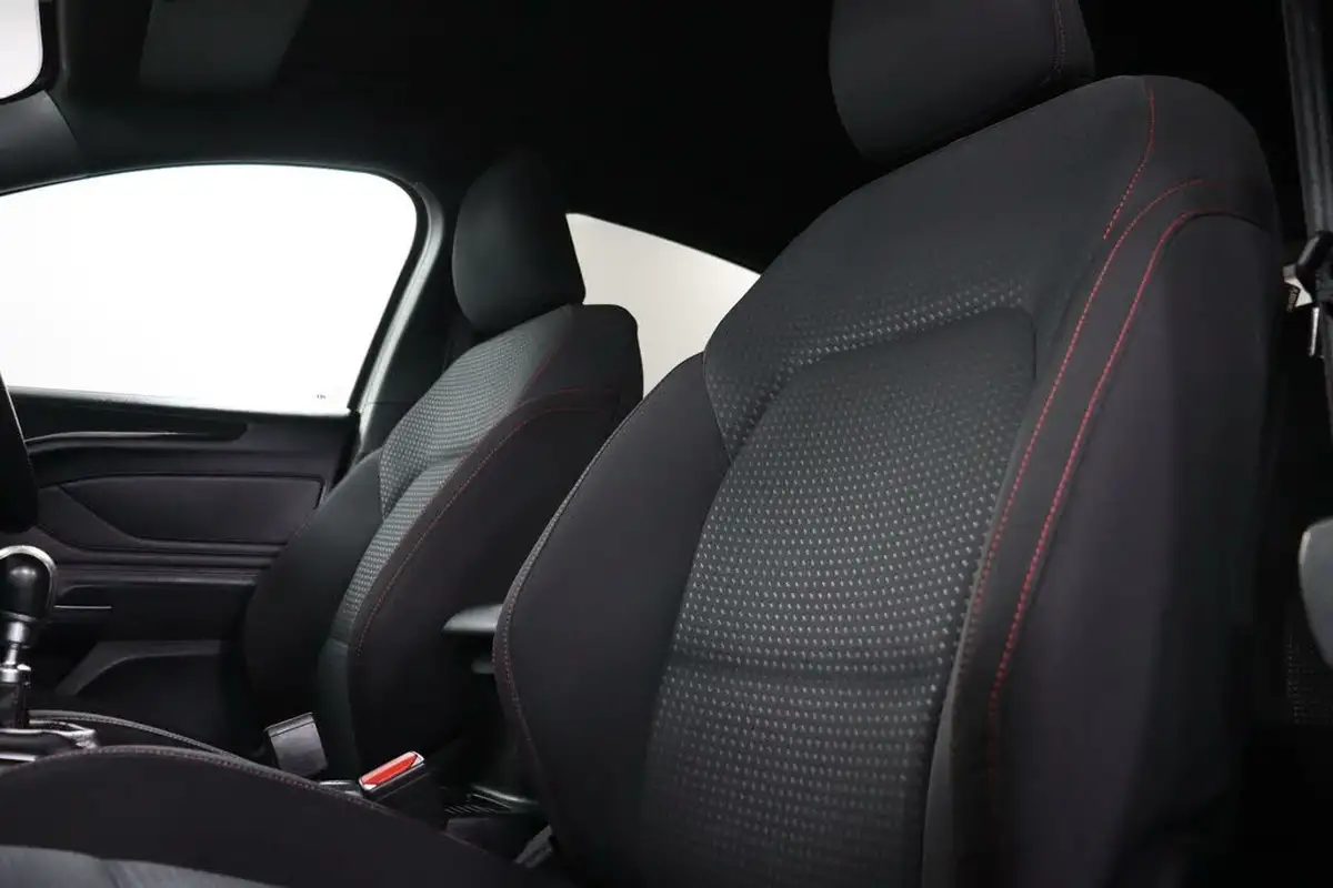 2019-ford-focus-10t-st-line-ss-hatchback-big-30