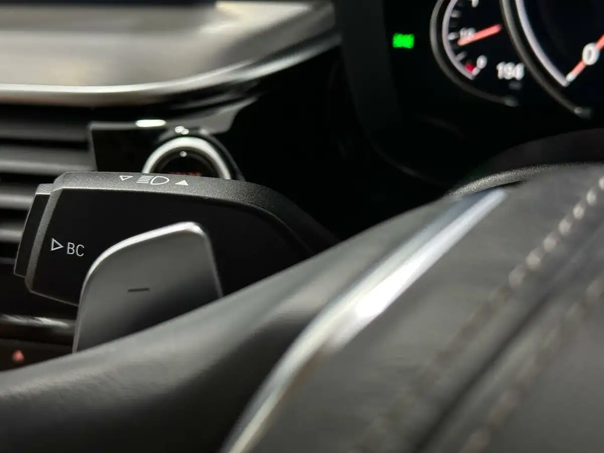 2018-bmw-5-series-20-520i-se-184bhp-touring-5d-big-10