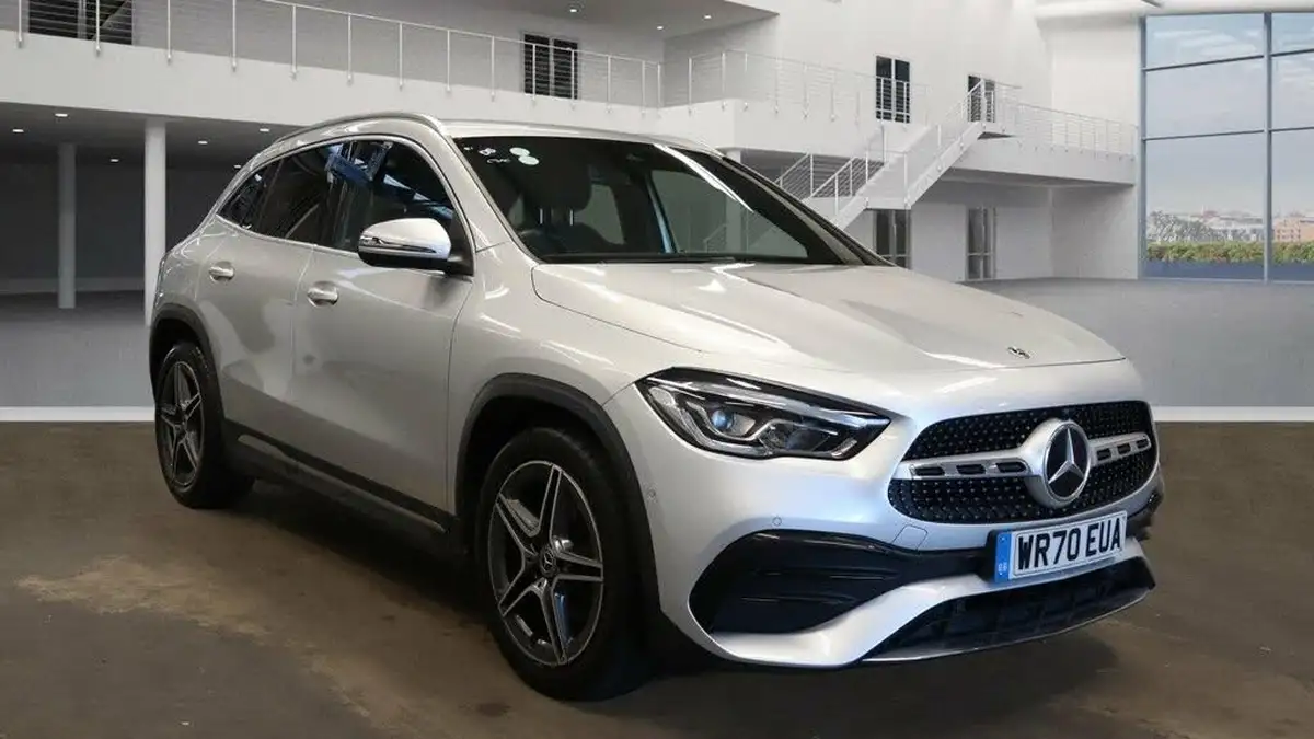 2020-mercedes-benz-gla-class-13-gla-200-amg-line-executive-big-0