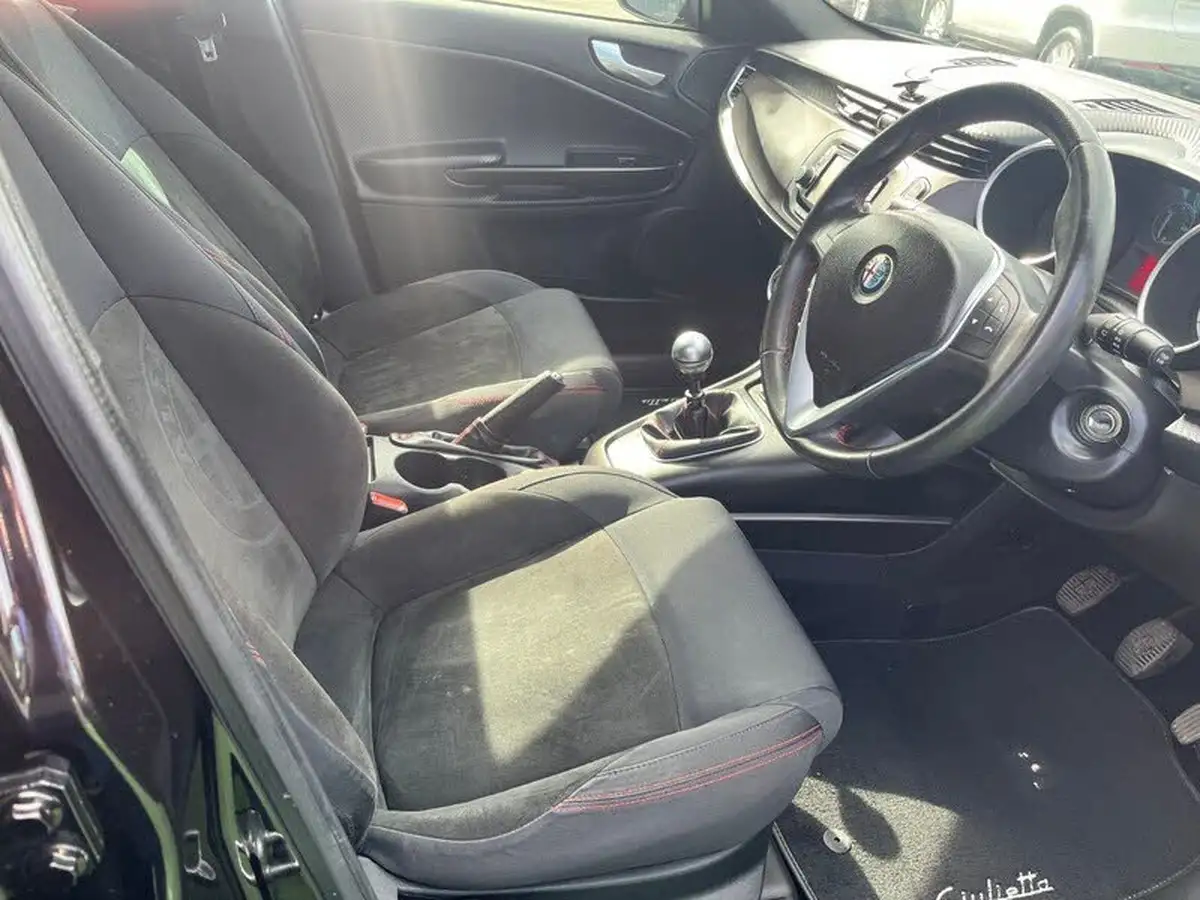 2015-alfa-romeo-giulietta-14-tb-sprint-big-14
