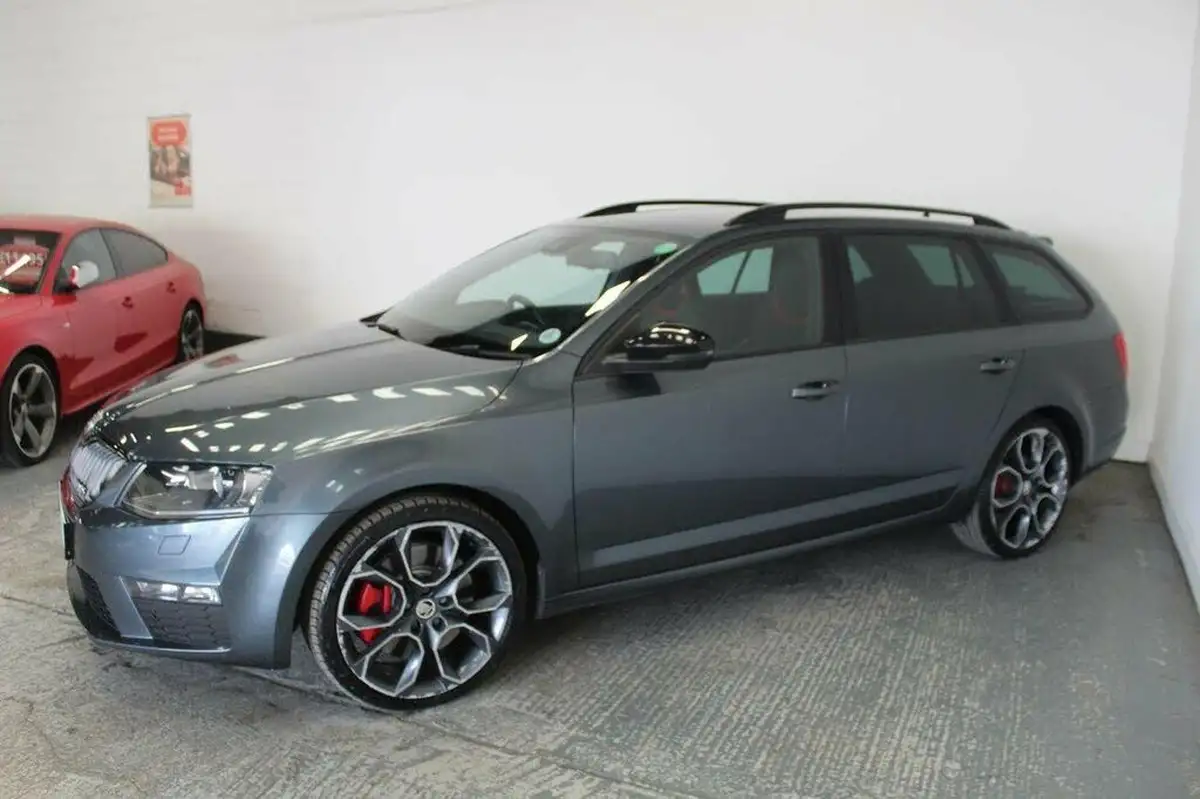 2015-skoda-octavia-20tdi-vrs-estate-big-3