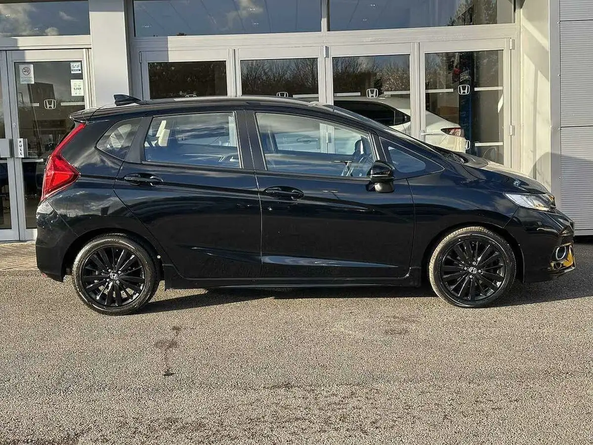 2018-honda-jazz-15-i-vtec-sport-big-4