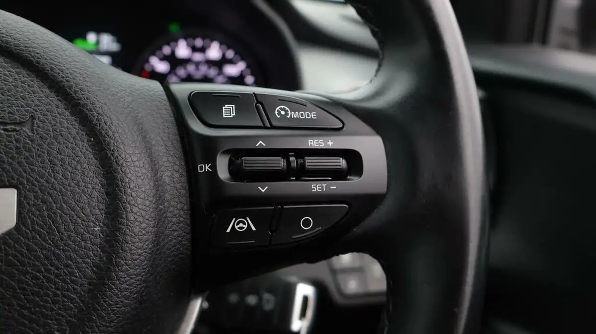 2022-kia-stonic-10-t-gdi-2-big-24