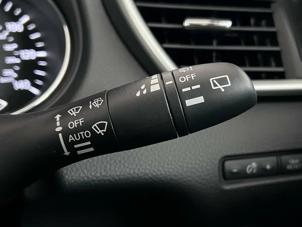 2016-nissan-qashqai-12-dig-t-n-connecta-xtronic-cvt-big-19
