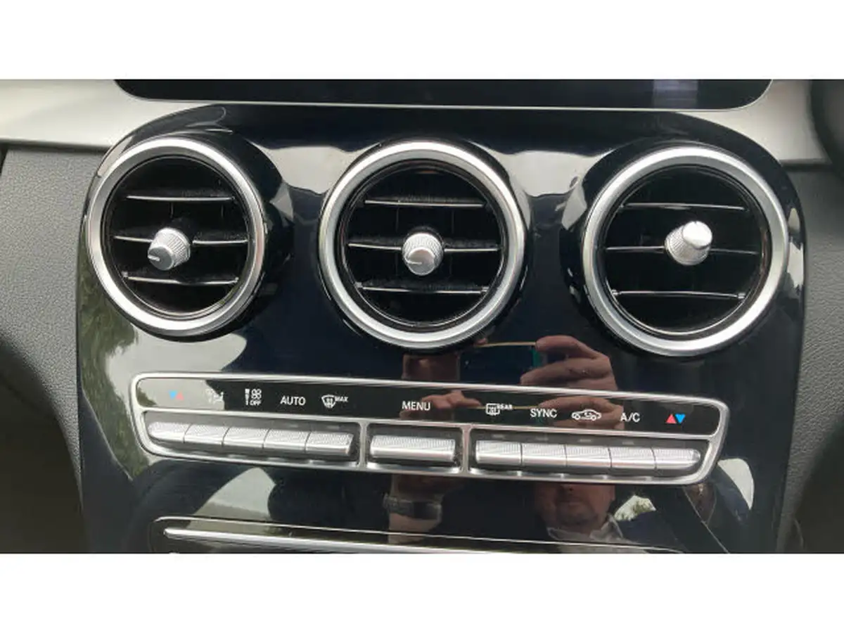 2019-mercedes-benz-c-class-20d-c220d-se-ss-saloon-4d-big-22