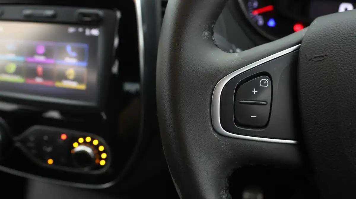 2018-renault-captur-09-tce-dynamique-nav-big-20