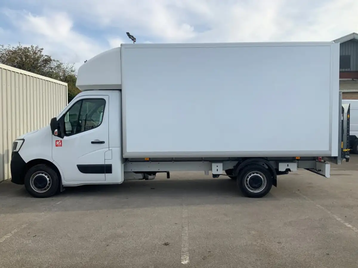 2023-renault-master-big-3