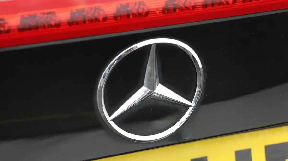 2017-mercedes-benz-slc-16-slc180-amg-line-9g-tronic-big-21