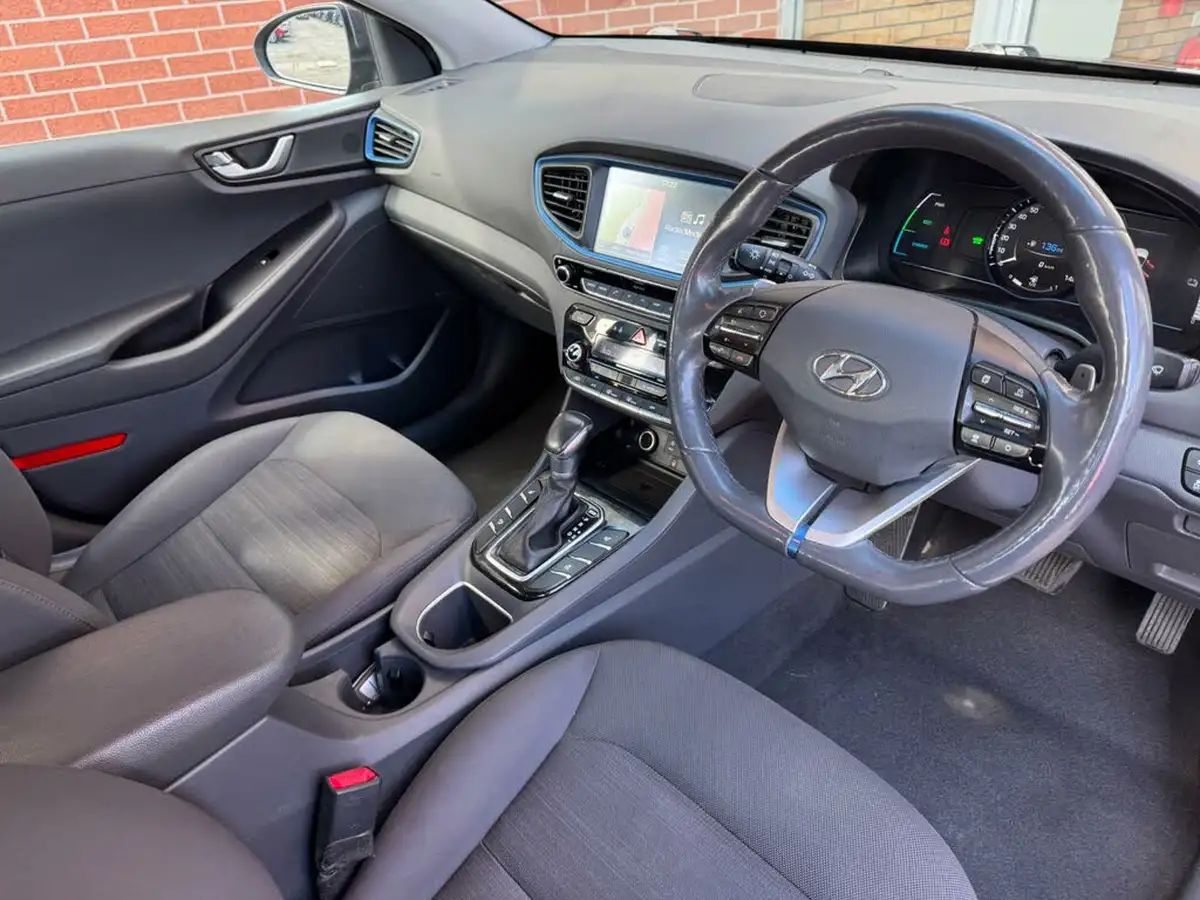 2018-hyundai-ioniq-16-gdi-premium-hybrid-big-40