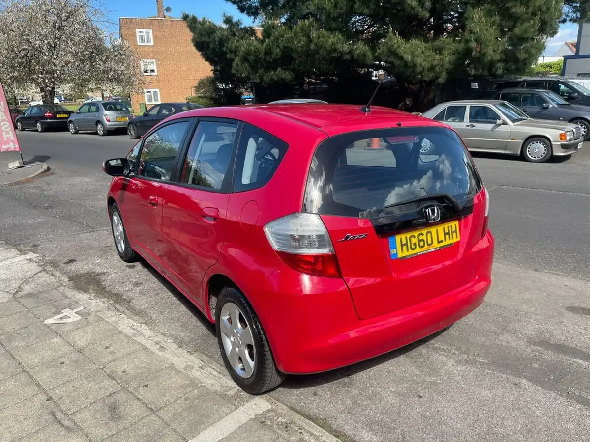 2010-honda-jazz-14-es-98bhp-semi-a-big-5