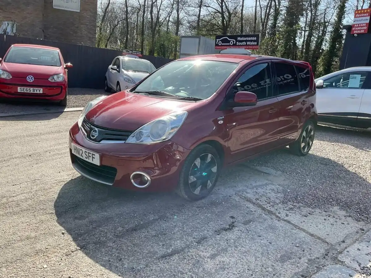 2012-nissan-note-15td-n-tec-big-35