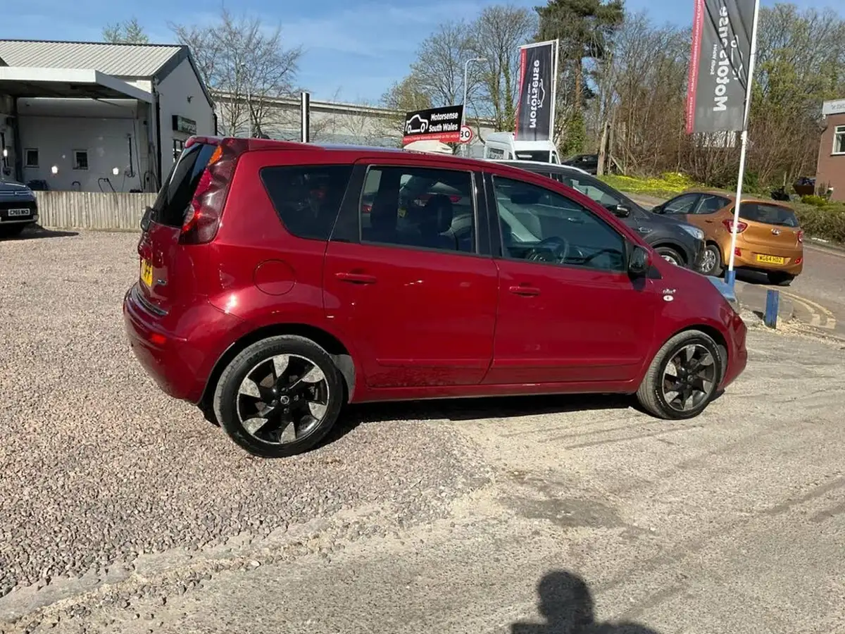 2012-nissan-note-15td-n-tec-big-59