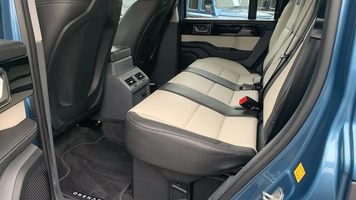 2023-ineos-grenadier-30td-fieldmaster-edition-249ps-4x4-station-wagon-5d-auto-big-14