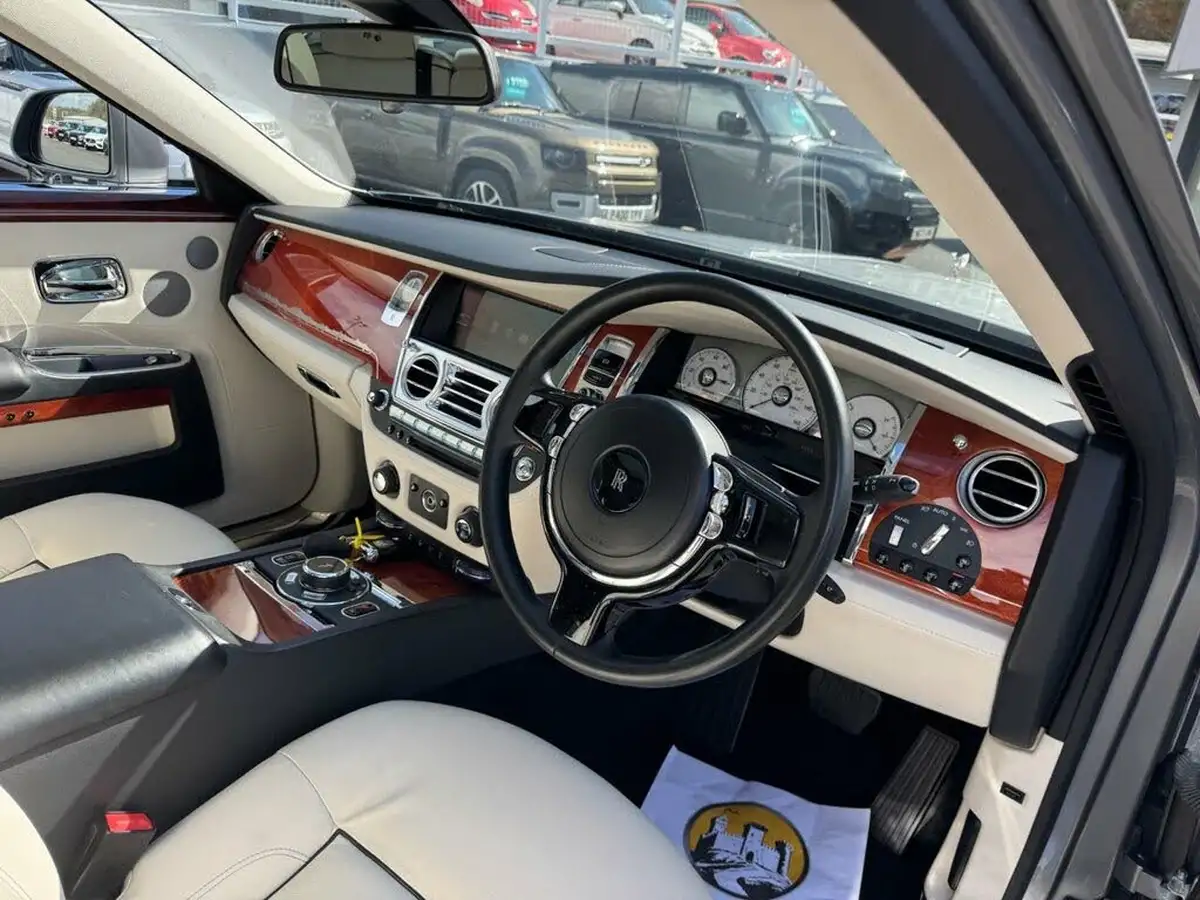 2014-rolls-royce-ghost-66-big-11
