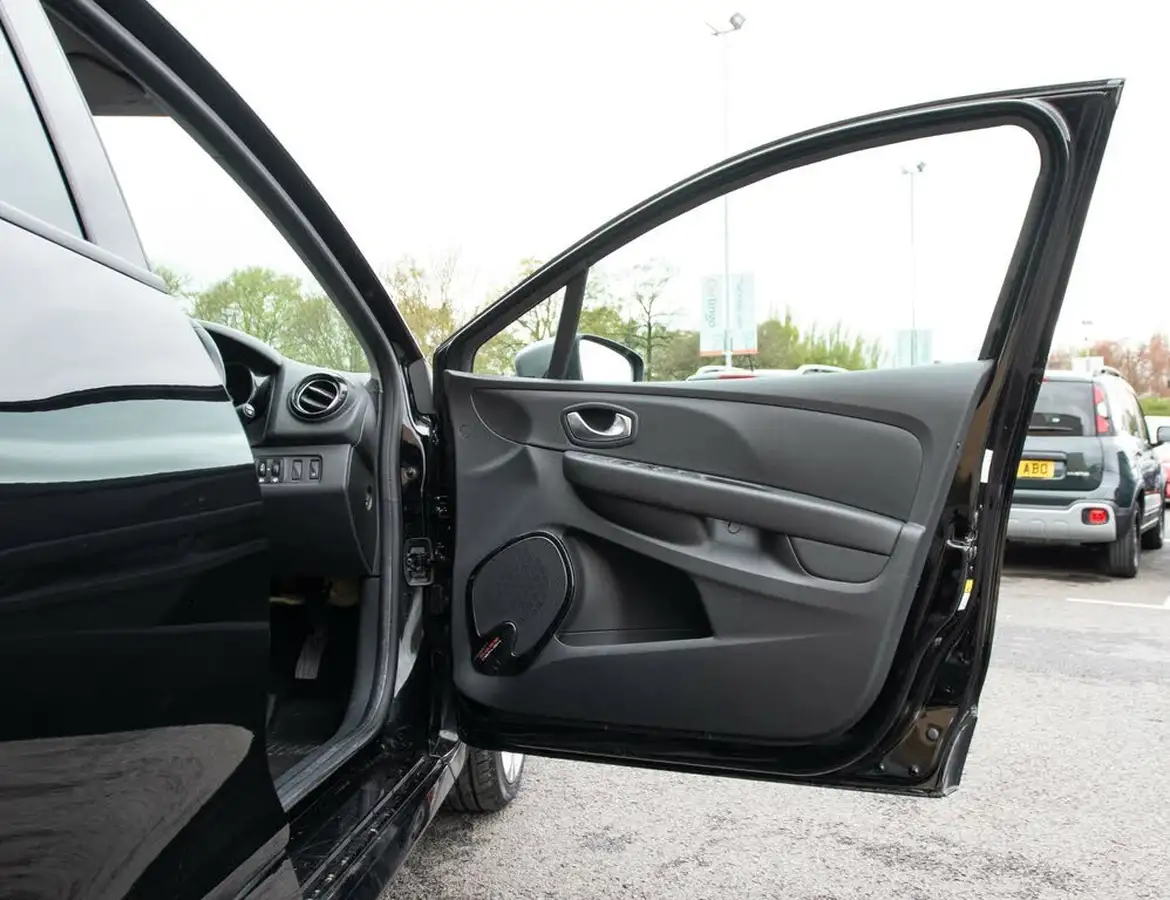 2018-renault-clio-09-tce-gt-line-big-13