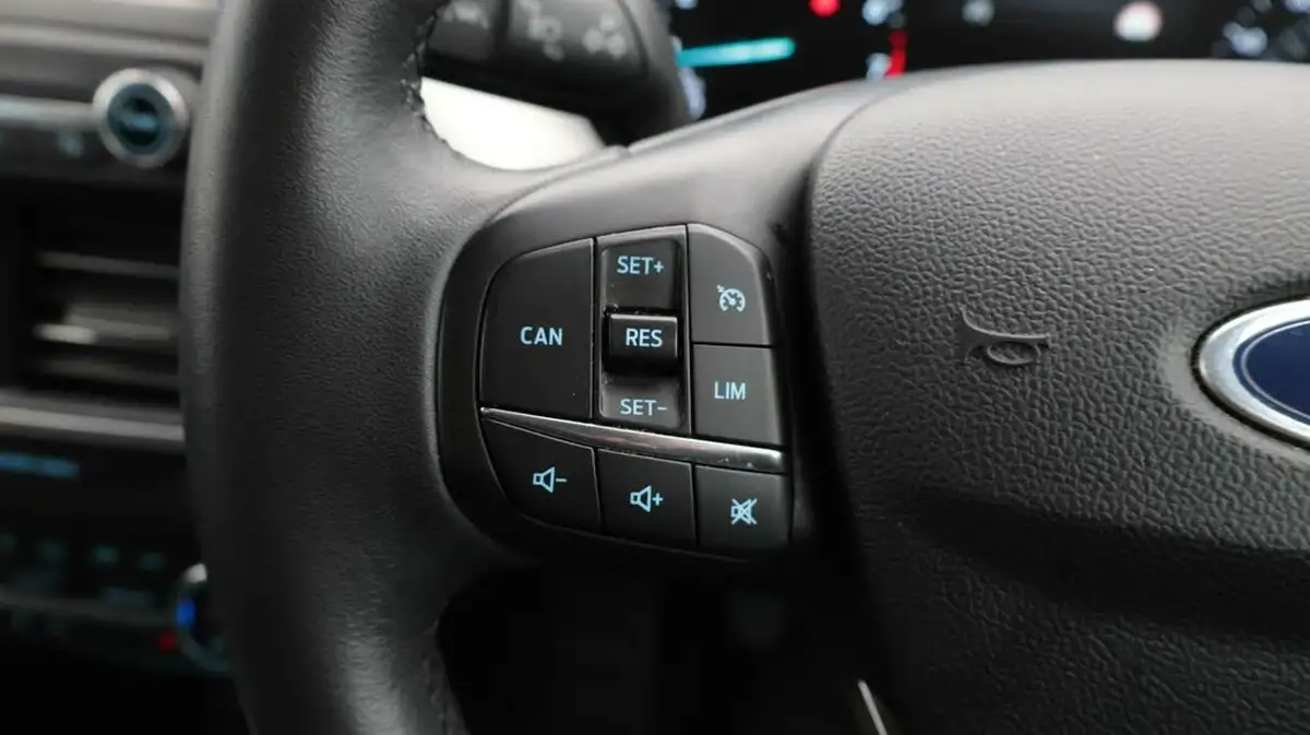 2021-ford-focus-10t-titanium-edition-125ps-hybrid-mhev-hatchback-big-22