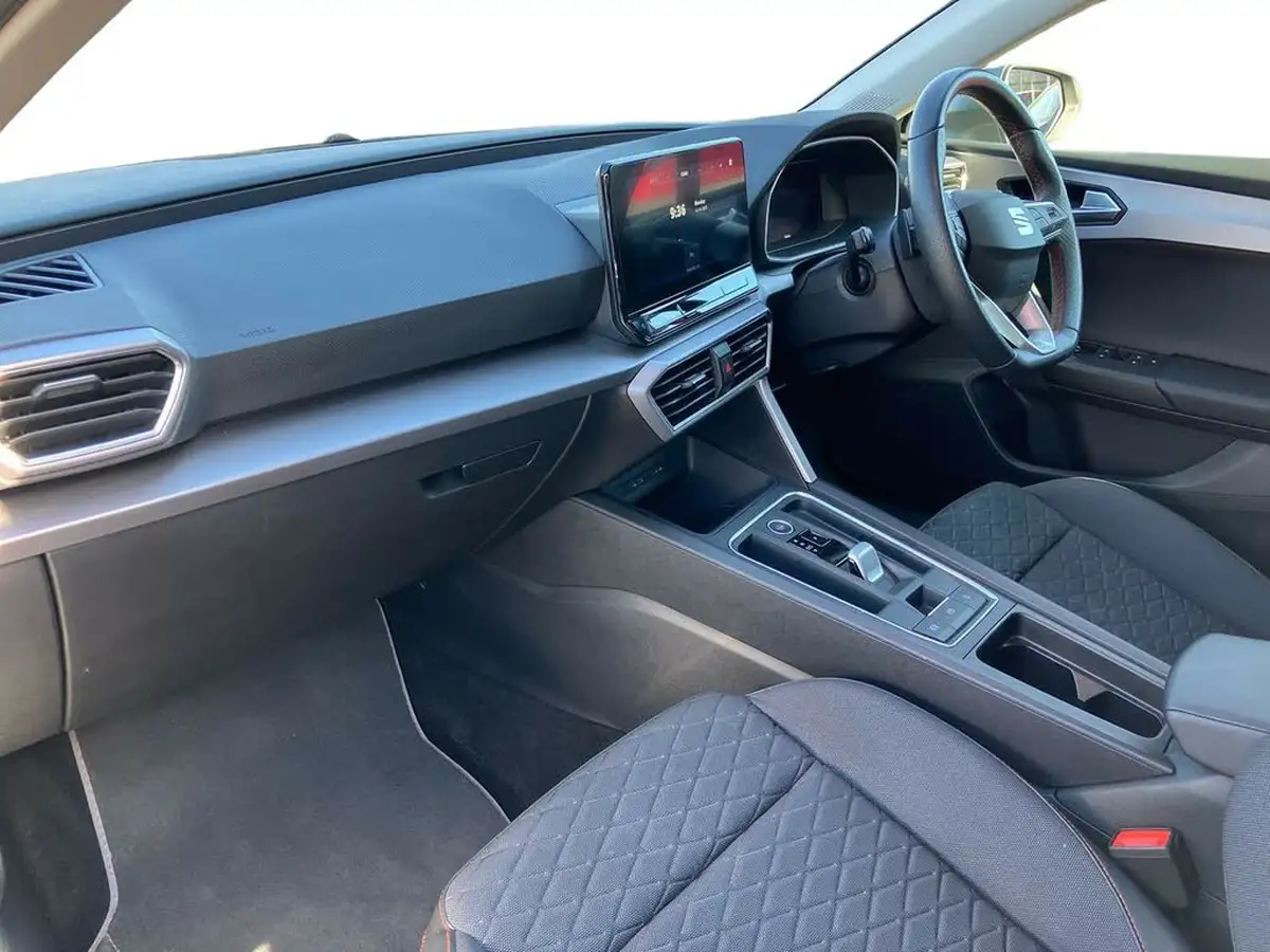 2022-seat-leon-15-etsi-fr-estate-big-5