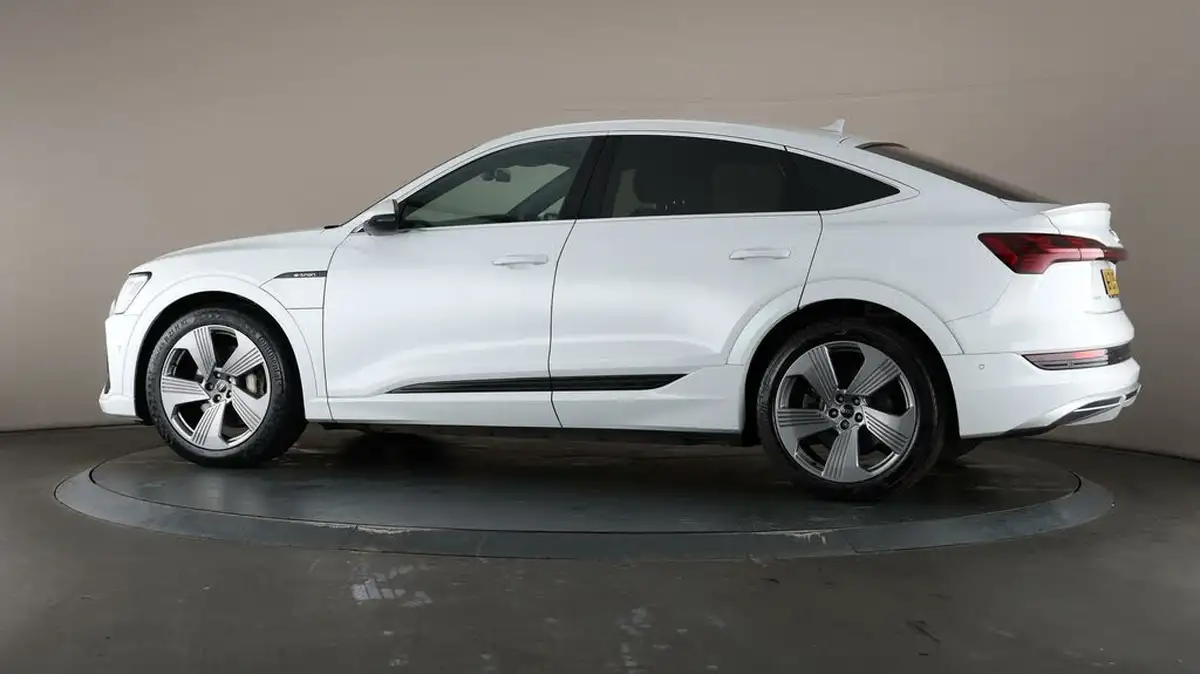 2021-audi-e-tron-55e-s-line-sportback-big-71