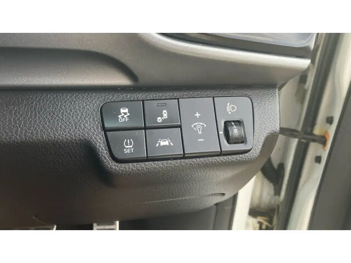 2020-kia-stonic-10-t-gdi-4-dct-big-22