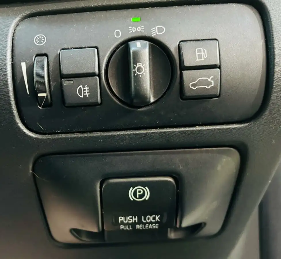 2011-volvo-s60-24td-d5-se-lux-205ps-geartronic-big-19