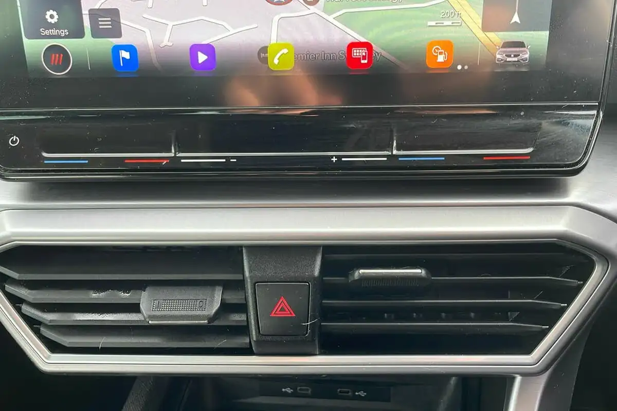 2022-seat-leon-15-etsi-fr-estate-big-14