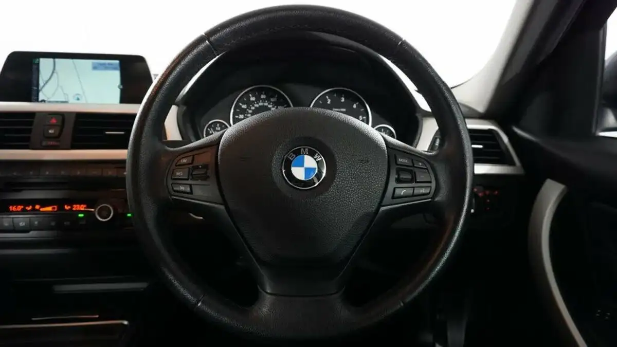 2014-bmw-3-series-20td-320d-se-184bhp-ss-saloon-4d-auto-big-16