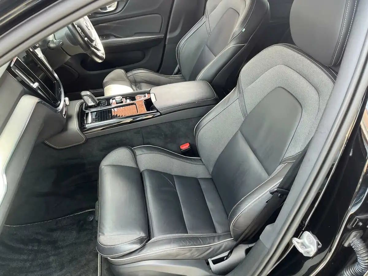 2021-volvo-v60-20-t6-r-design-340bhp-big-15
