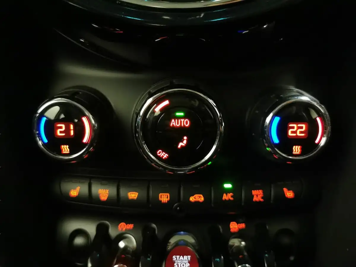 2022-mini-cooper-15-cooper-classic-hatchback-3d-big-18